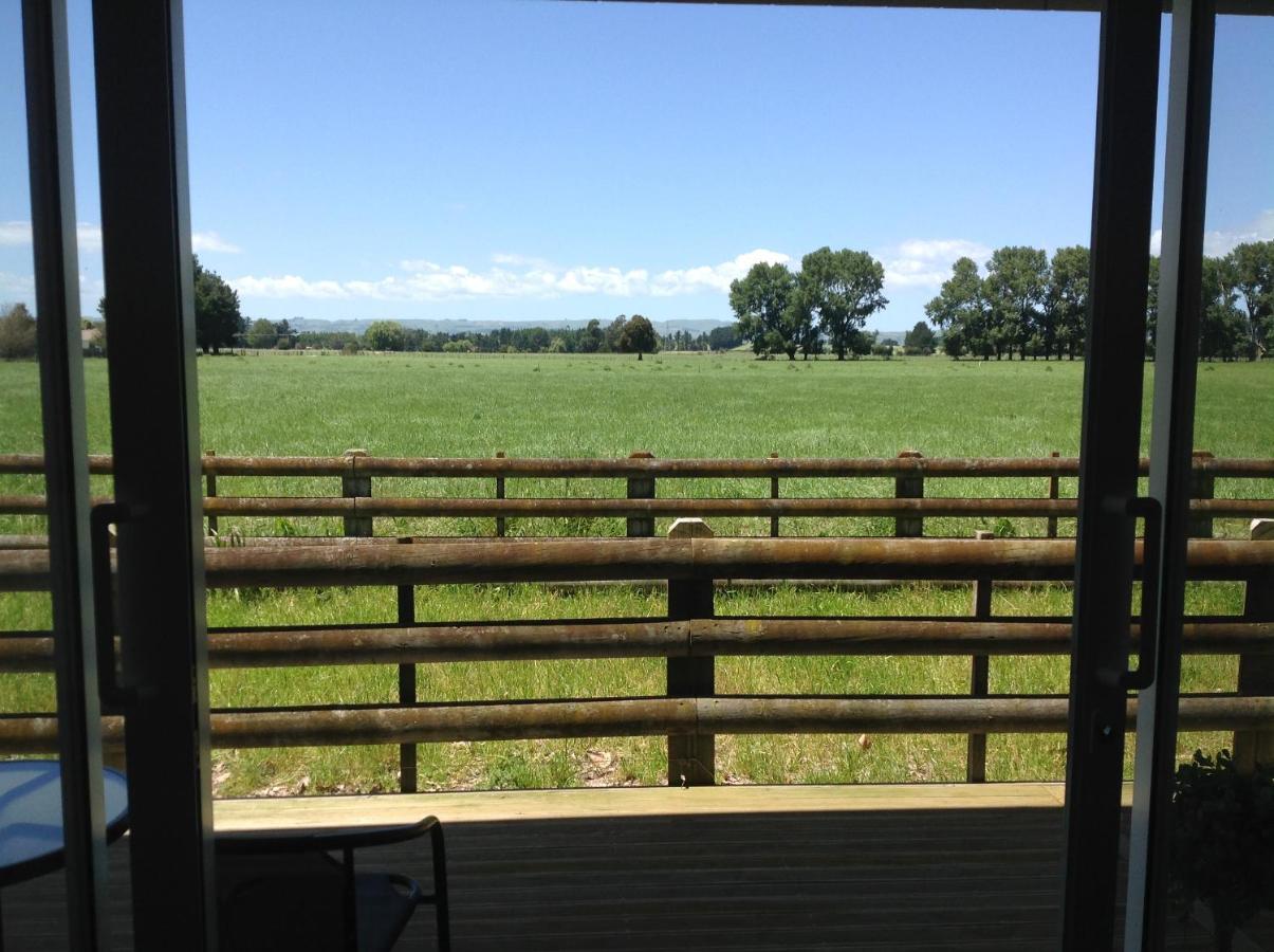 Aratahi Cottages Carterton Bagian luar foto