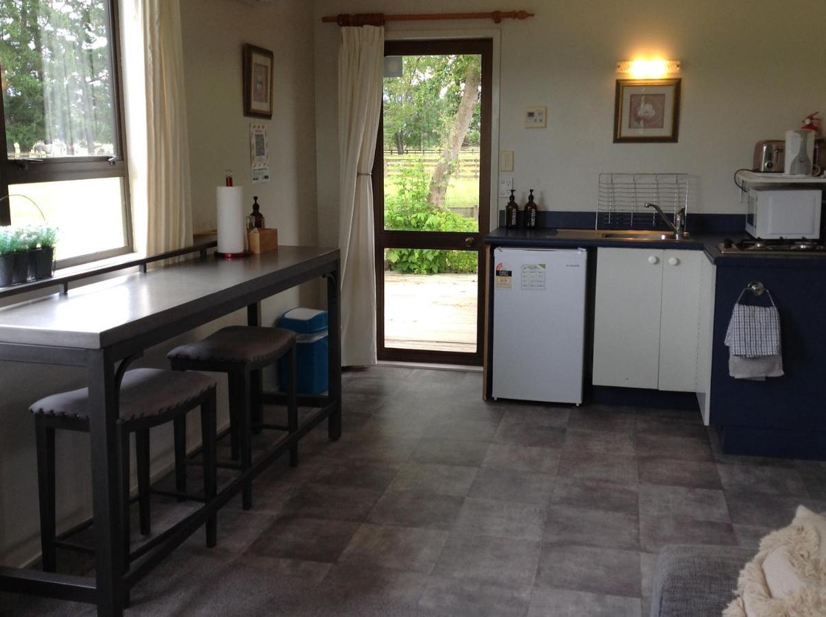 Aratahi Cottages Carterton Bagian luar foto