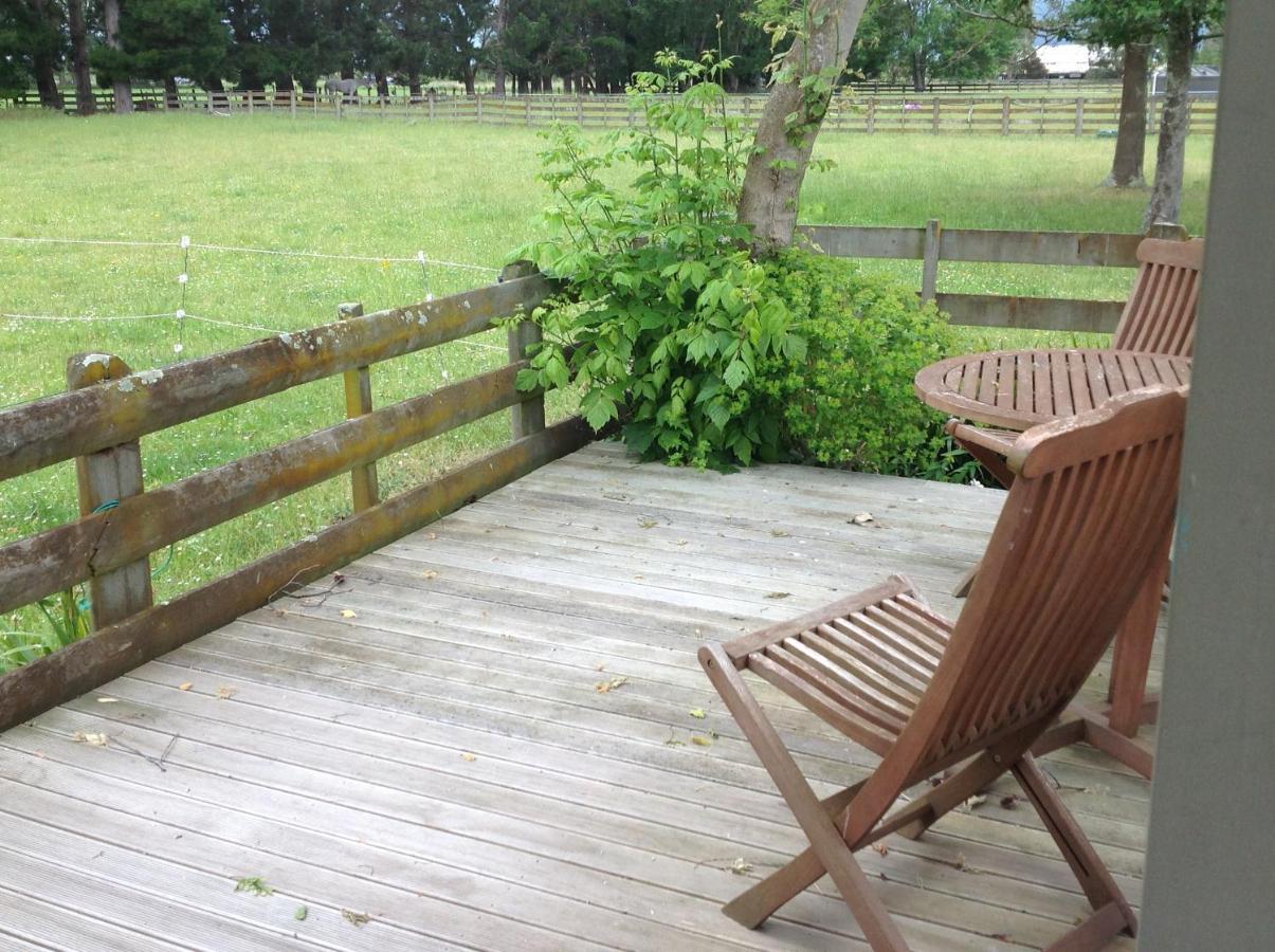 Aratahi Cottages Carterton Bagian luar foto
